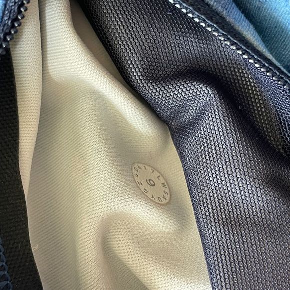 Lululemon
Speed Up Tight Full-On Luxtreme 28 leggings - Picture 12 of 14